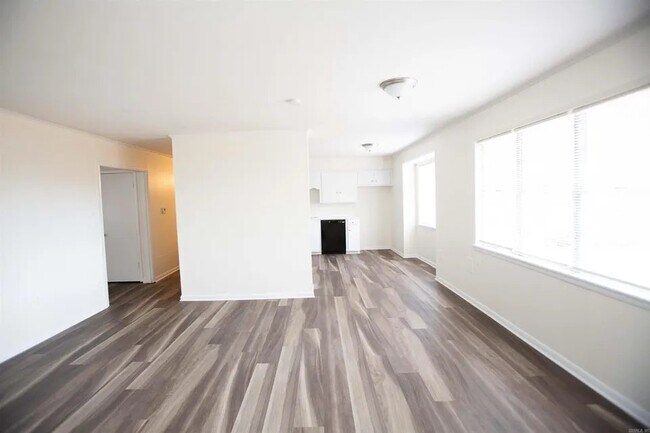 Foto del edificio - 13324 Alexander Rd