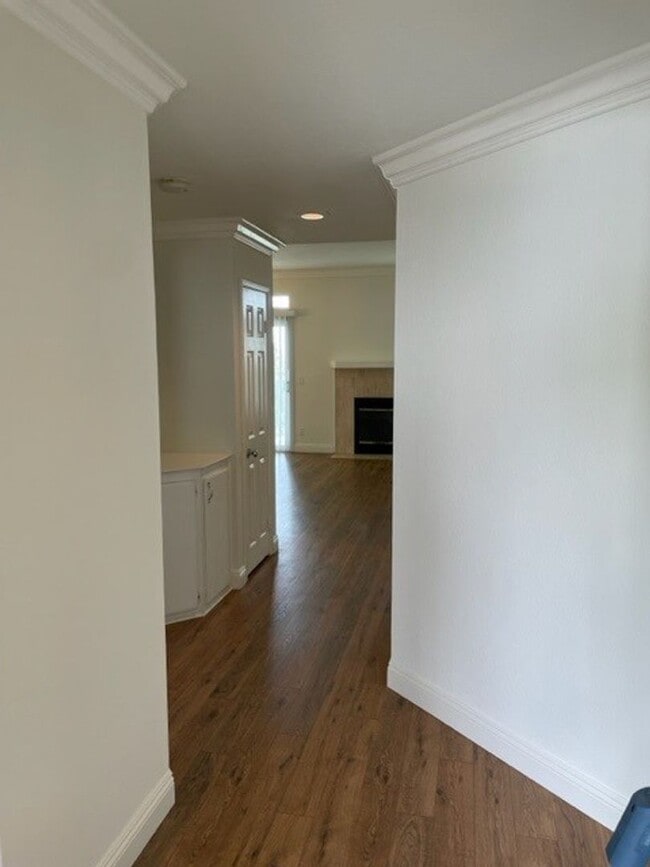 Building Photo - 72 Campton Pl