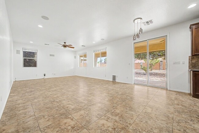 Building Photo - 4947 E Odessa Dr