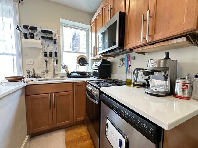 Foto del edificio - 836 Huntington Ave