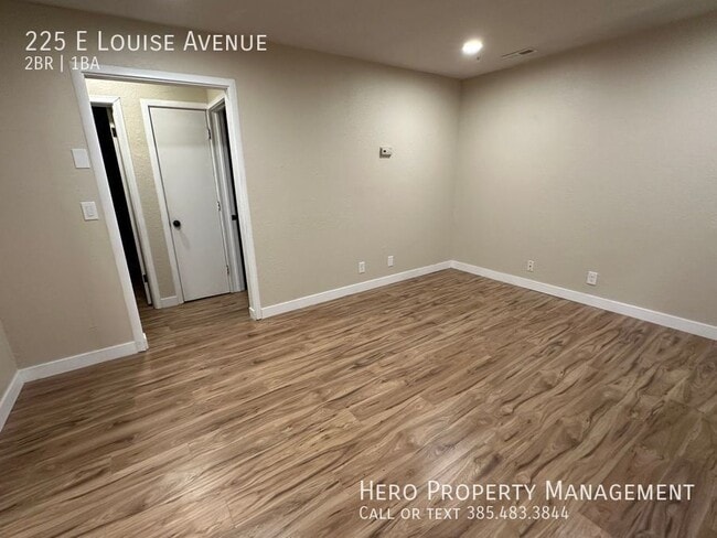 Foto del edificio - 225 E Louise Ave