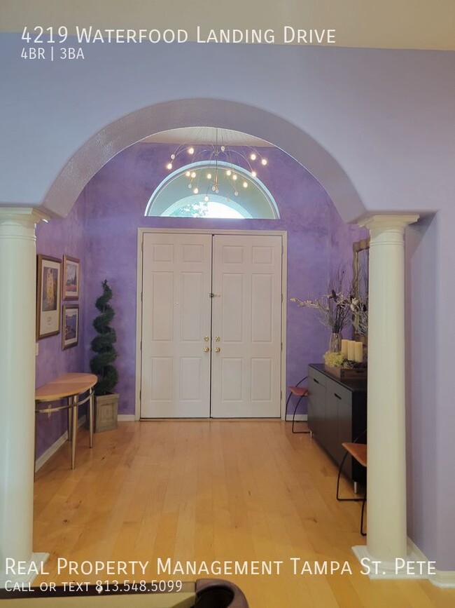 Building Photo - ***LUXURY LUTZ HOME