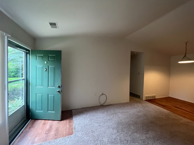 Building Photo - 1245 Oxford Manor Ct