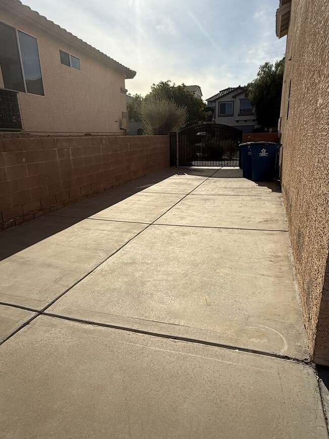 Building Photo - Two Story Single Family Home