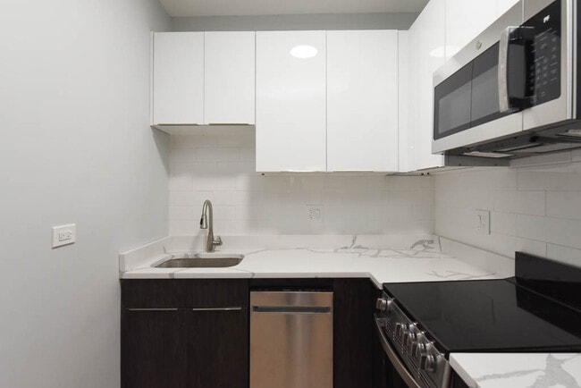 Foto del edificio - 6026 N Winthrop Ave