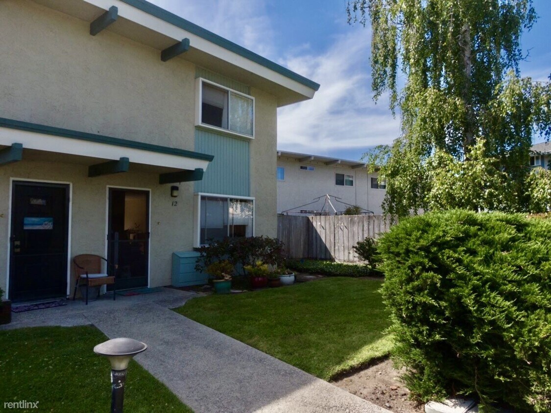 Primary Photo - 2 br, 1.5 bath Condo - 721 Rosedale Avenue