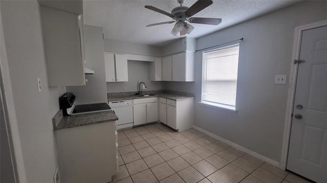 Foto del edificio - 4716 Old Benbrook Rd