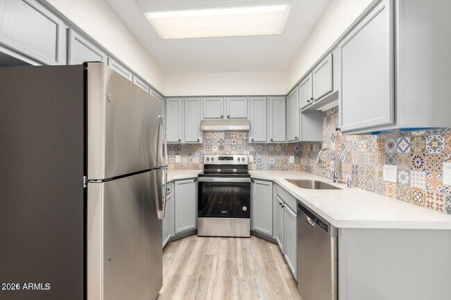 Foto del edificio - 4016 E Indianola Ave