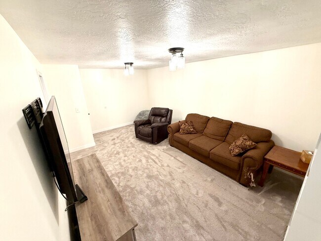Foto del edificio - 1159 N 250 E