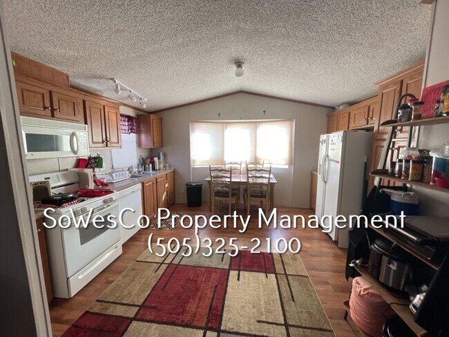 Building Photo - Nice 3 Bedroom Home near MaGee Park