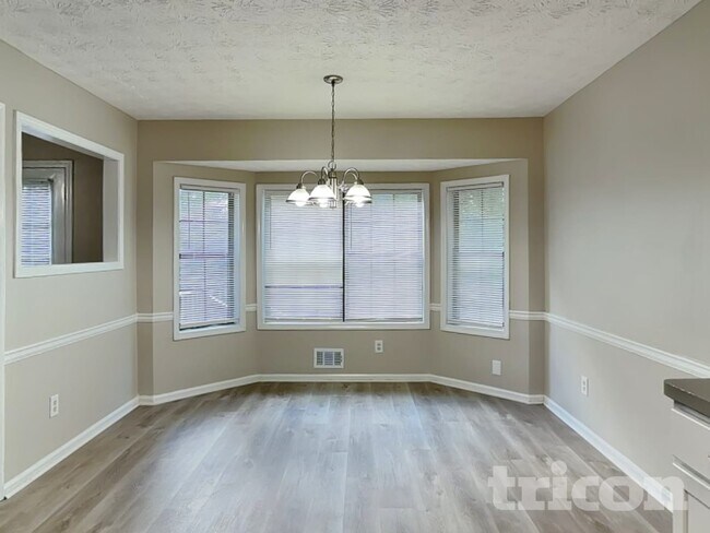 Building Photo - 968 Dallas Way