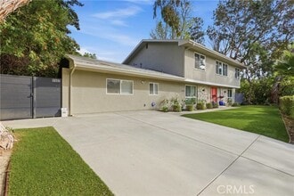 Building Photo - 5500 Blanco Ave