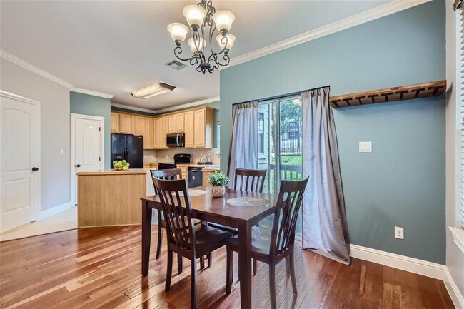 Foto del edificio - 1402 Parker Ln