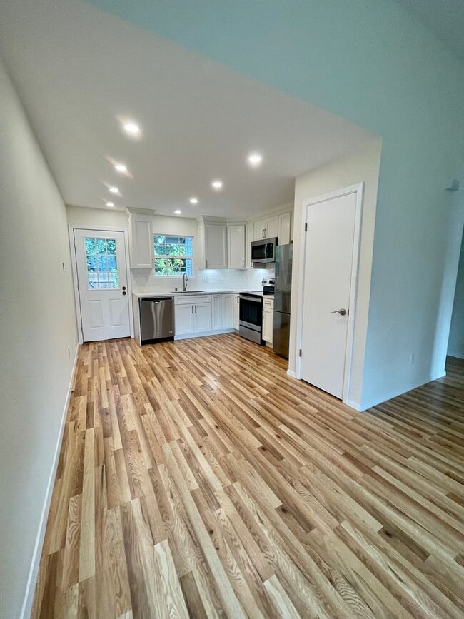 Foto del edificio - Beautiful Unit in Gated Community!