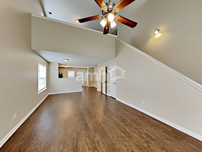 Foto del edificio - 705 St Charles Ave