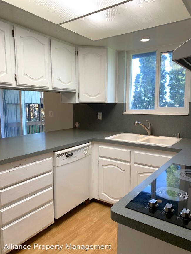 Building Photo - 4 br, 2.5 bath House - 4427 S 1675 W