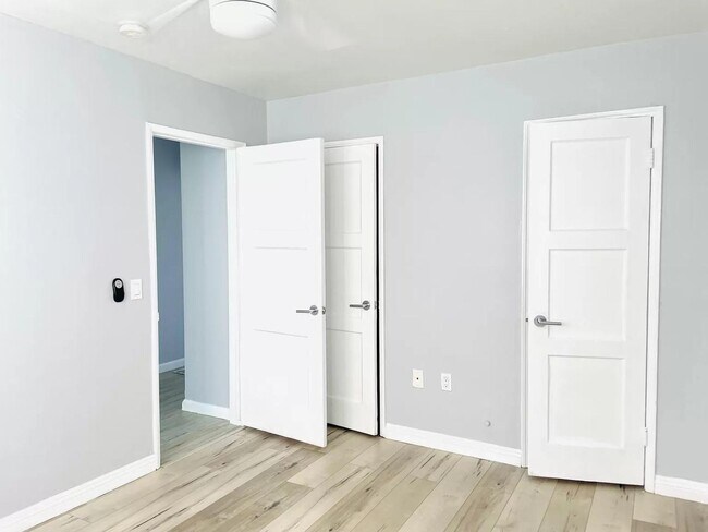 Foto del edificio - 4477 N Banner Dr