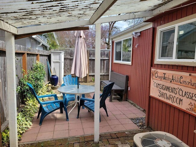 Foto del edificio - Commercial Lease Opportunity – Jacksonville, Oregon