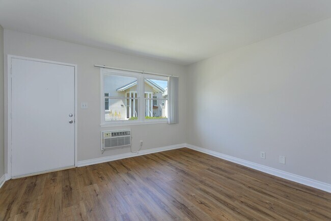 Foto del edificio - 216 W Lime Ave