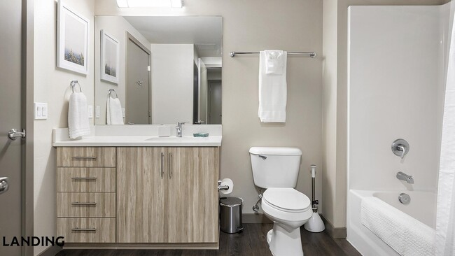 Building Photo - 1850 NW Front Ave