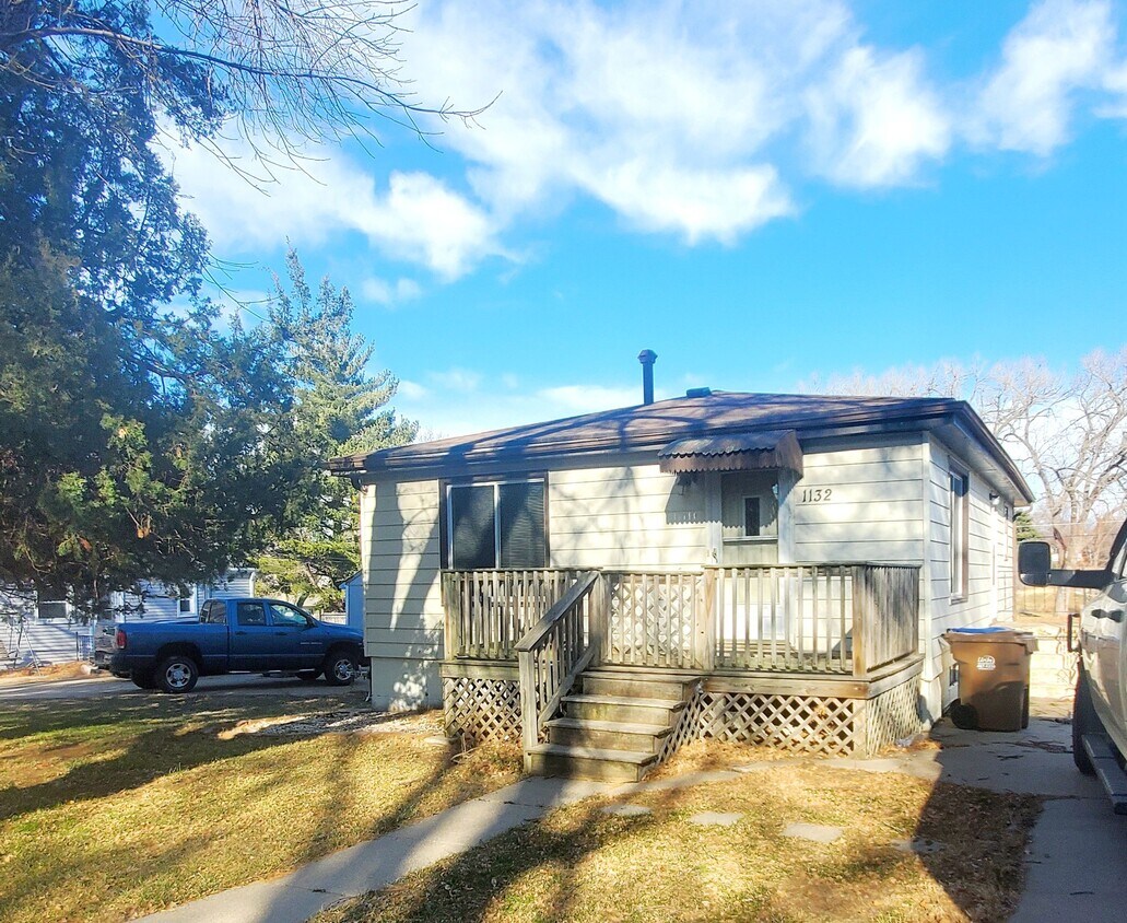 1132 Knox St, Lincoln, NE 68521 House Rental in Lincoln, NE