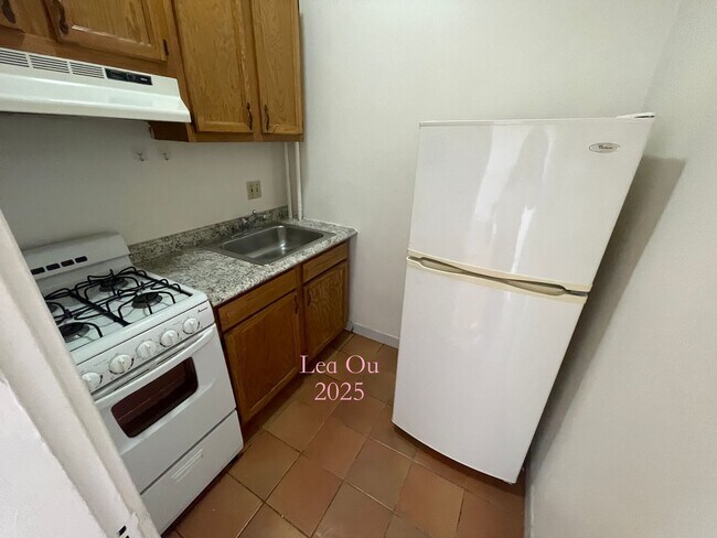 Building Photo - Available anytime from NOW to 9/1! Best de...