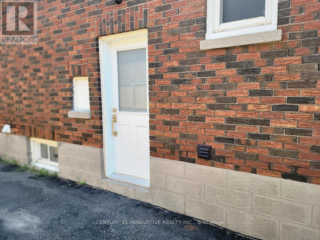 Building Photo - 255 Huron St