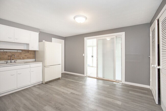 Foto del edificio - 3 Bed/1 Bath Ranch!