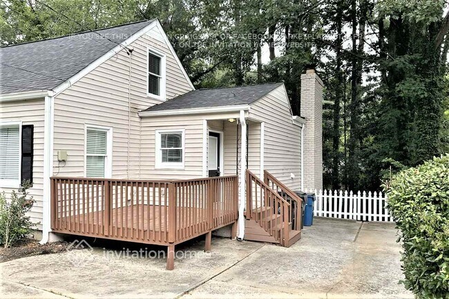 Building Photo - 2527 Judson Ave