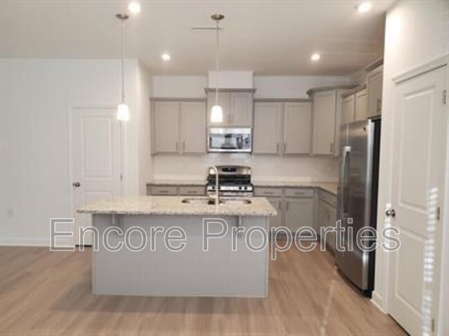 Building Photo - 137 Orvis Dr