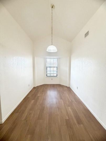 Building Photo - 728 W San Antonio St