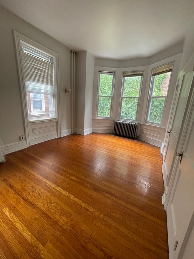 Building Photo - 212 S 41st St