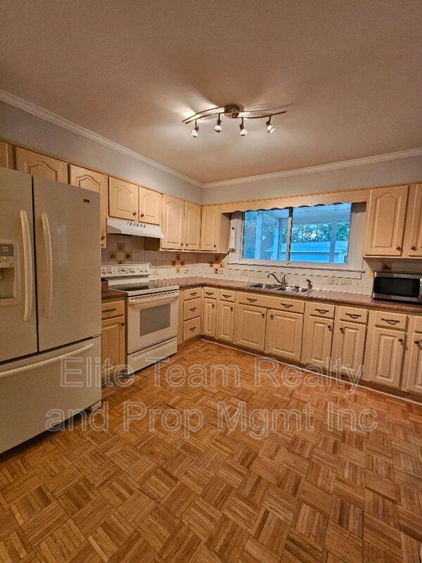Building Photo - 10278 Silver Mine Rd