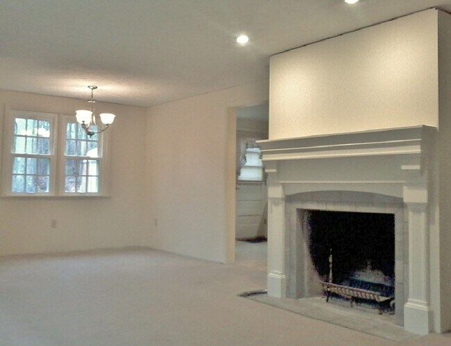 Building Photo - 38 Bergman Dr