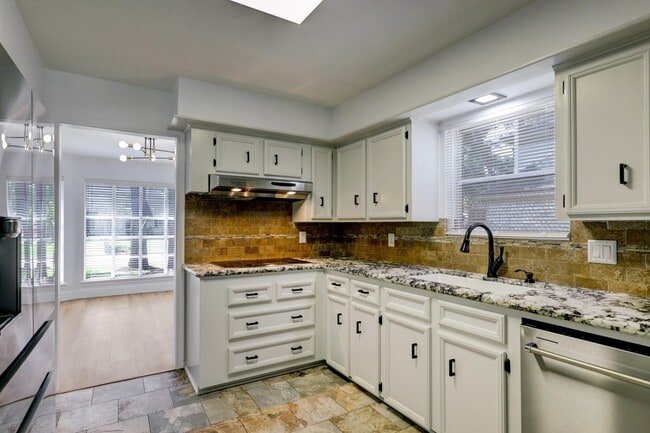 Building Photo - 5714 Spanish Oak Dr