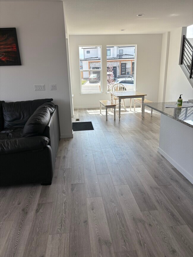 Foto del edificio - 928 Saint Andrews Ln