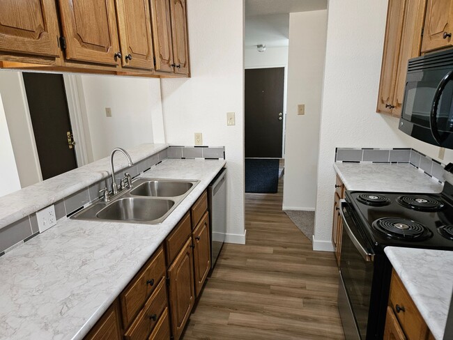 Building Photo - Newly remodeled Ranch Style Home With Huge...
