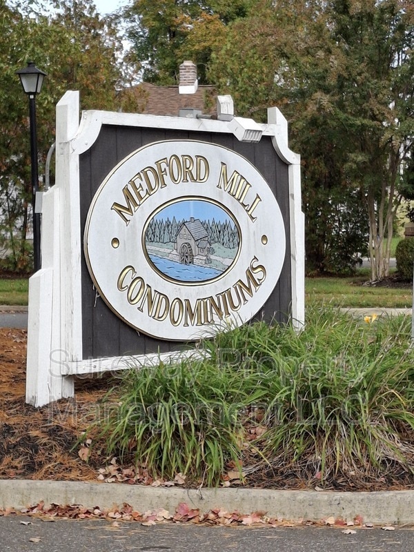 Building Photo - 128 Eaves Mill Rd