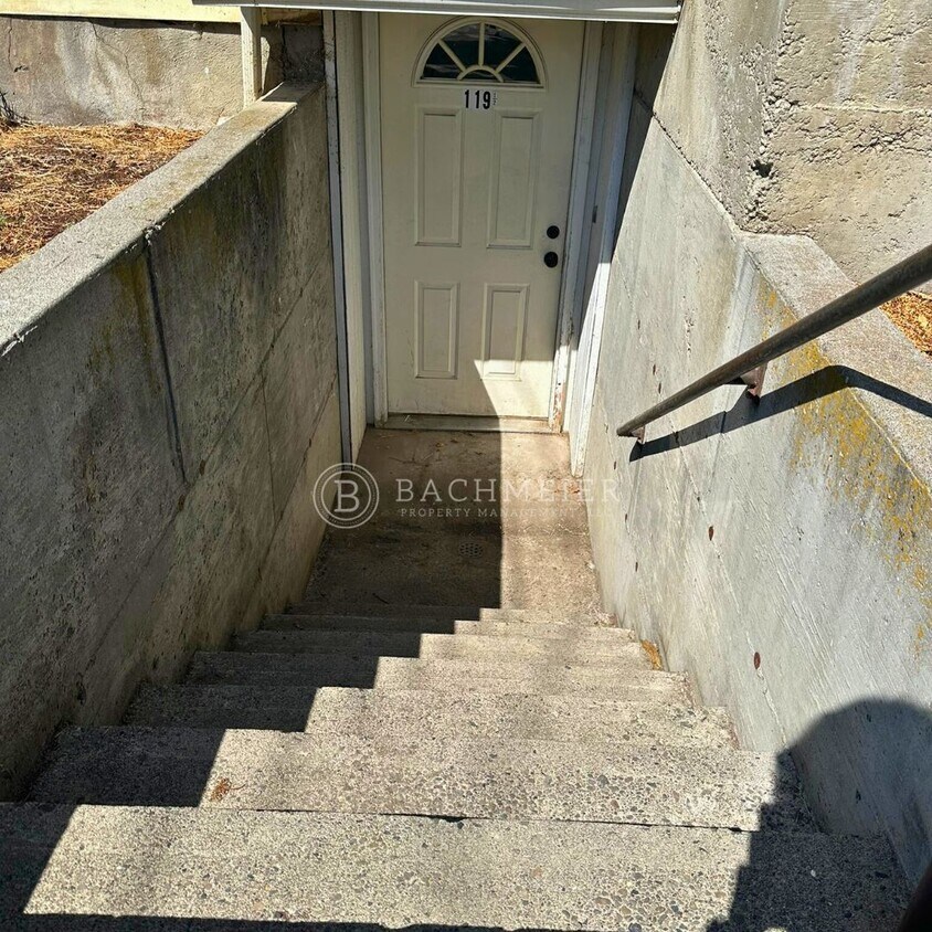 Primary Photo - 9th St Duplex