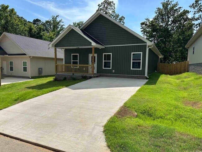 Building Photo - 2214 Nichols Rd