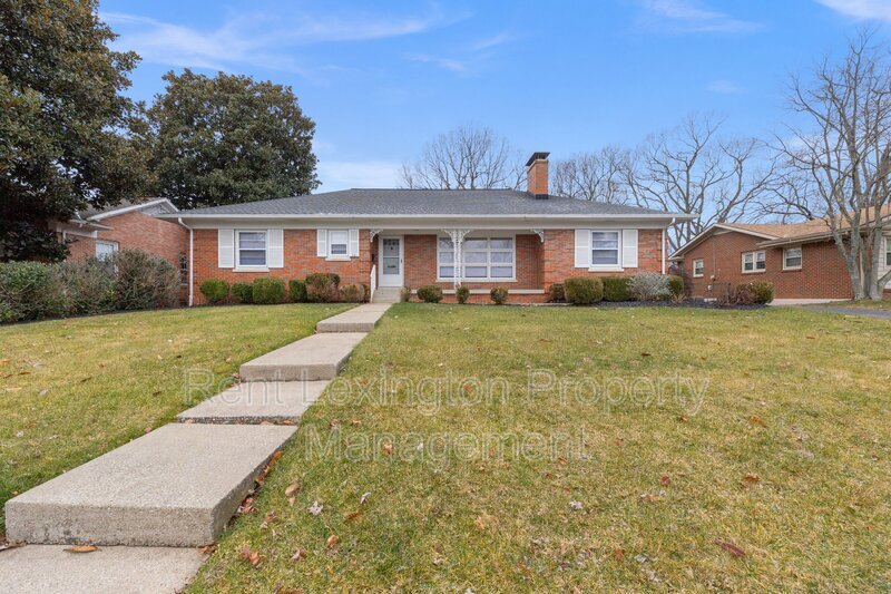 Primary Photo - 221 Leawood Dr