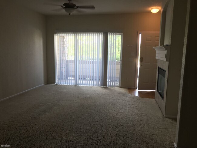 Building Photo - 2 br, 2 bath Condo - 22920 E Roxbury Dr