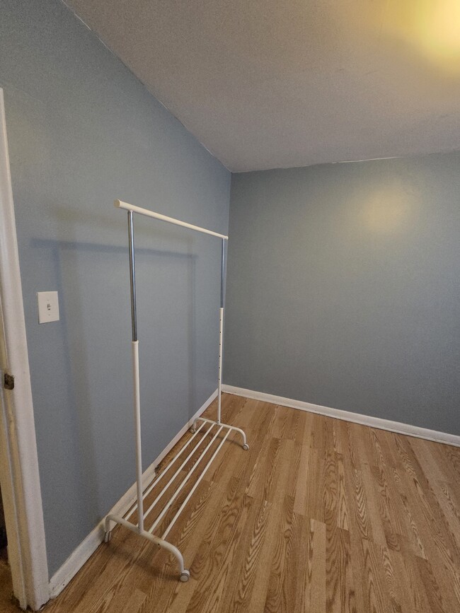 Building Photo - 14 Denbigh Cres