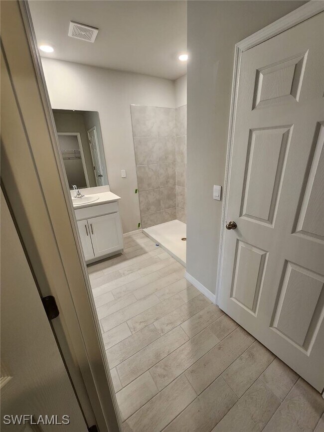 Foto del edificio - 2320 Thurlow St