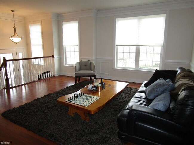 Foto del edificio - 4 br, 2.5 bath Townhome - 4151 Chariot Way
