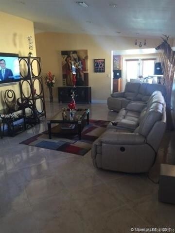Primary Photo - 12251 SW 194th St