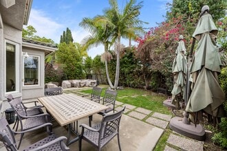 Building Photo - 6233 Rose St