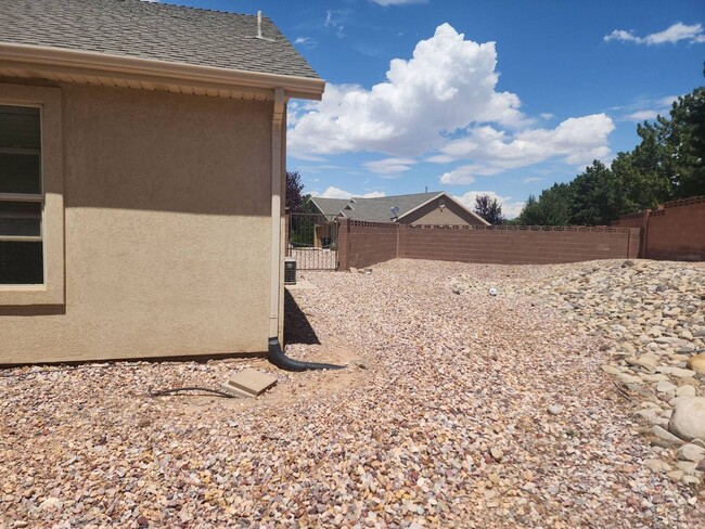 Building Photo - Southern View Townhome