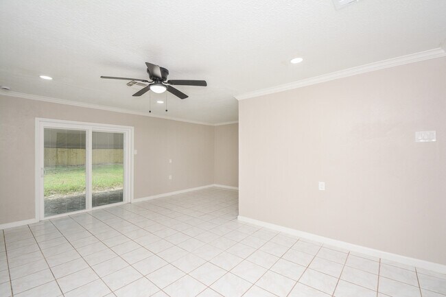 Foto del edificio - 1339 Tarberry Rd
