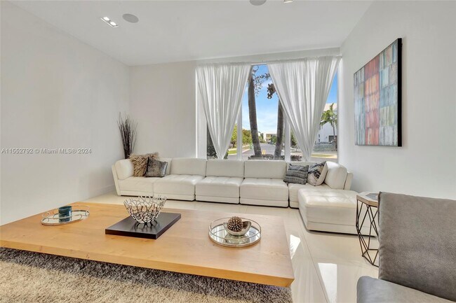 Foto del edificio - 10296 NW 74th St